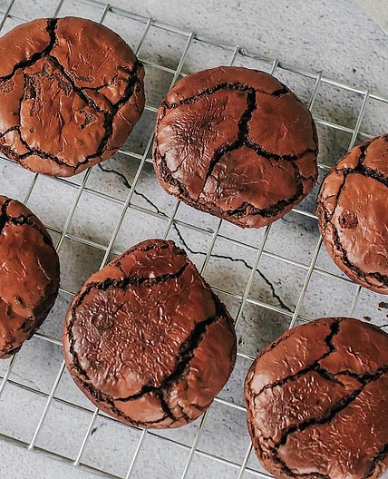 3-Ingredient Flourless Chocolate Cookie Recipe Is Gluten-free Chocolatey Goodness | Cookies | 30Seconds Food