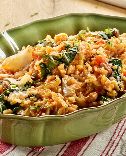 Arroz de bacalhau com espinafres e feijão
