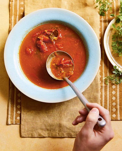 hot-&-sour tomAto rAsAm