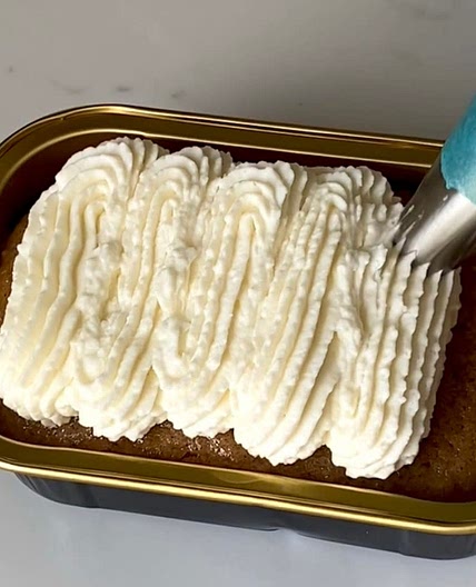 Whipped Cream Cheese Frosting