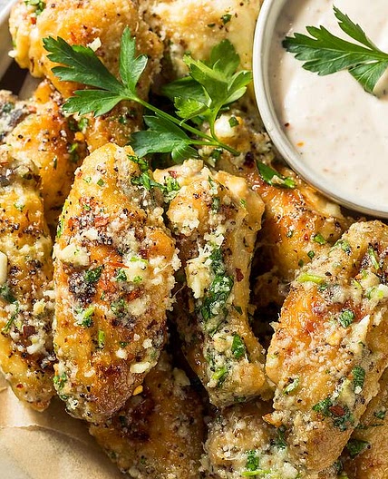 The Absolute Best Crispy Garlic Parmesan Chicken Wings Recipe