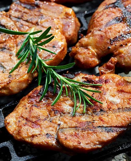 4-Ingredient Marinated Grilled Pork Chops Recipe Is What to Cook
