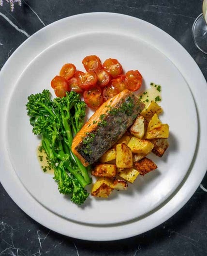 Salmon and chive butter sauce 