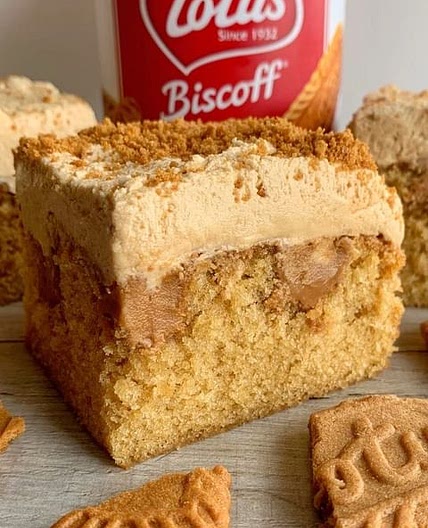 LOTUS BISCOFF POKE CAKE 😍