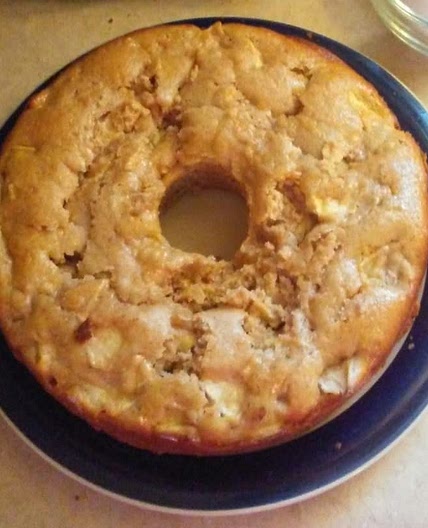 Apple-Cinnamon Pound Cake • moodymermaid3690