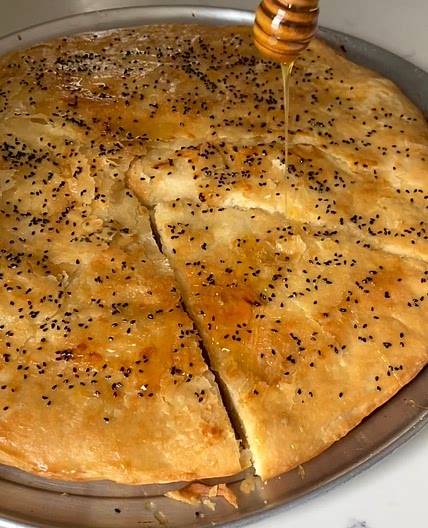 Bint Al Sahn (Yemeni Honey Cake)