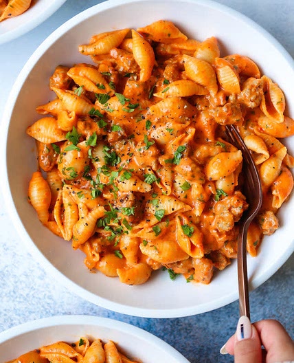Red bell pepper sauce pasta