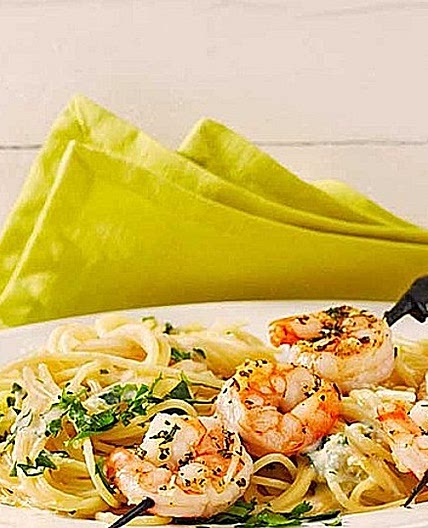 Zitronenspaghetti mit Kräutergarnelen