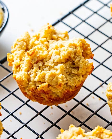 8 recipes to use tortilla chips, including nachos, salads and muffins