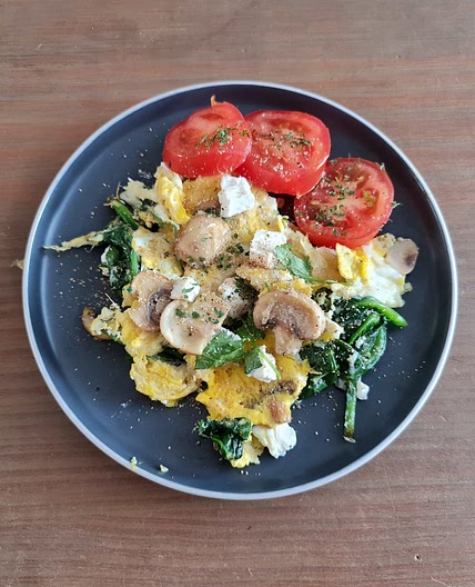 Spinach goatcheese omelet