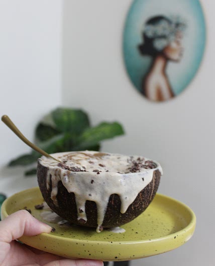 The tastiest banana vanilla cinnamon smoothie you'll have tasted yet!