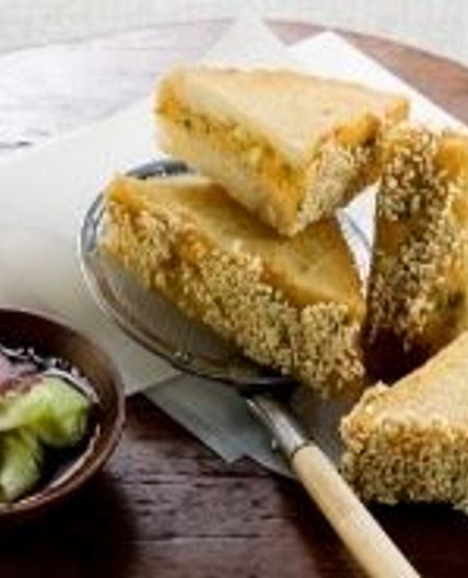 Shrimp toast with sesame