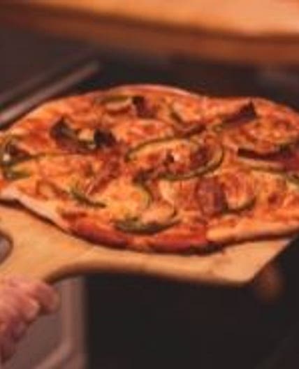 How to Make Pizza on the Grill