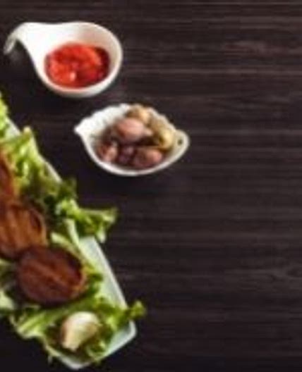 Seitan with onion sauce