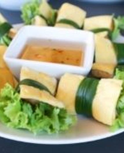 Vietnamese rolls with sweet