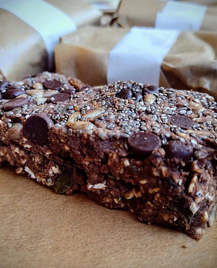 High-protein no-cooking vegan protein bars