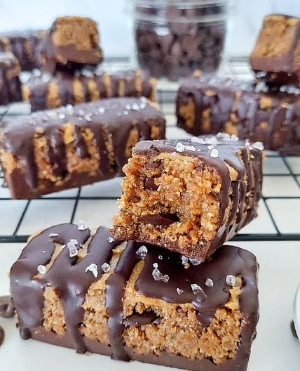 Salted Caramel Cookie Dough Protein Bars