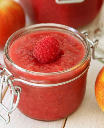Homemade Sugar-free Raspberry Apple Sauce (naturally gluten-free, vegan)