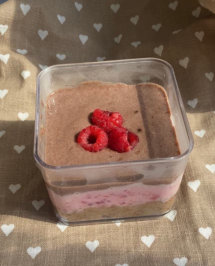 Raspberry & chocolate overnight weetabix 