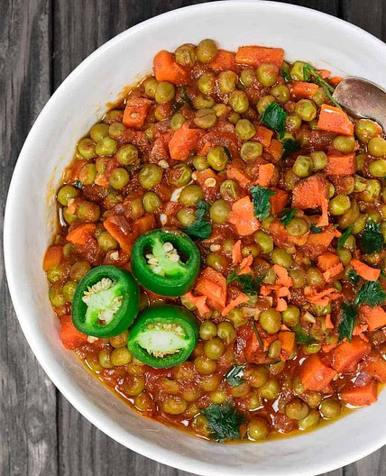 Egyptian Vegan Stew with Peas and Carrots