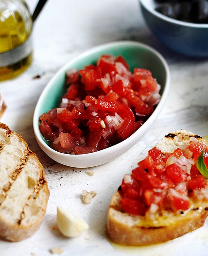 Fresh tomato salsa (with bruschetta variations)
