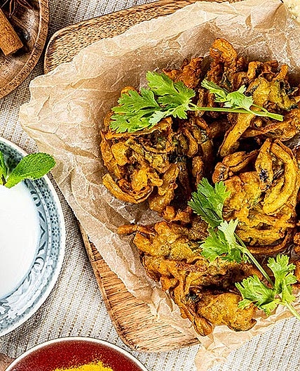Zwiebel Bhajis - Indische Zwiebel-Bratlinge