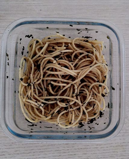 Salade de pâtes froide au basilic