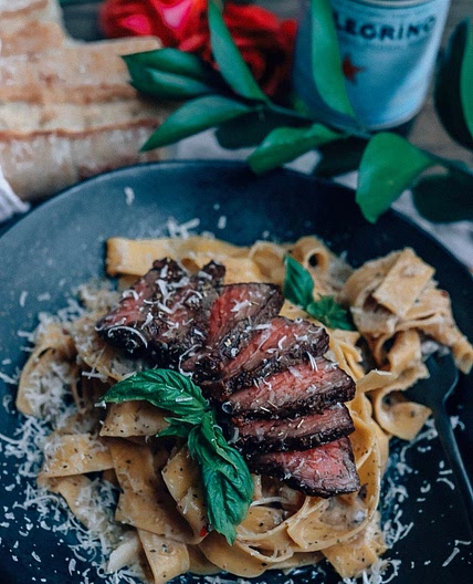 GOAT CHEESE, MUSHROOM & CARAMELIZED ONION PAPPARDELLE WITH FILET MIGNON