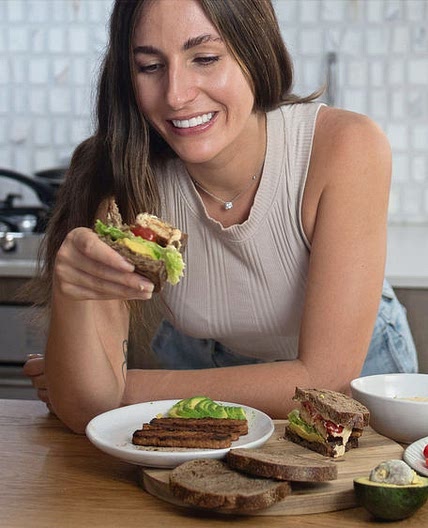 BLT SANDWICH WITH TEMPEH BACON