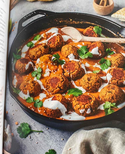 Lindenbällchen in indischer Currysoße 