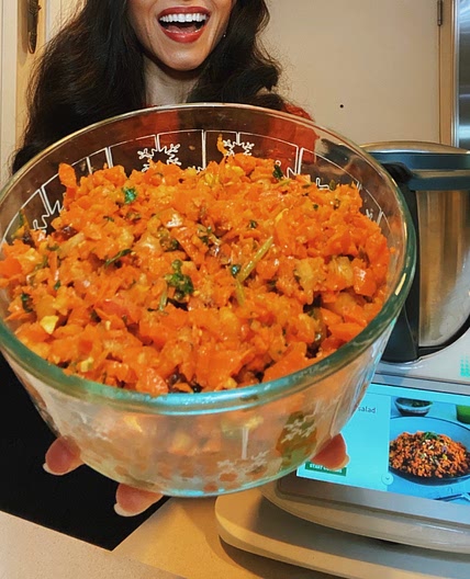 Raw Spiced Carrot Salad 🥕 | Veginner Cooking