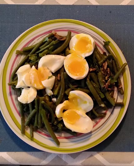 Haricots vert aux champignons et ses oeufs mollets