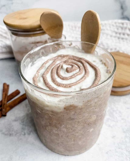 Cinnamon Roll Overnight Oats