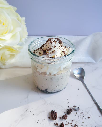 1 Minute High Protein, Low Calorie Cookies and Cream Cheesecake