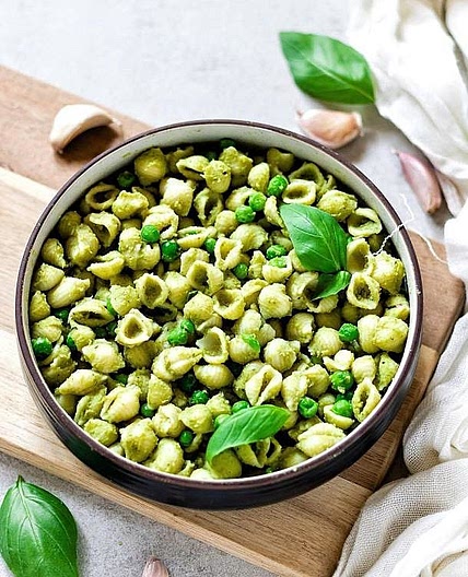 Five Minutes or Less: Light and Creamy Avocado “Pesto” Sauce | The Beet