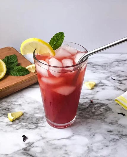 low calorie Hibiscus Lemonade