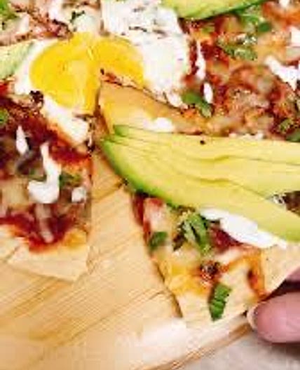 Simple Southwestern Breakfast Pizza