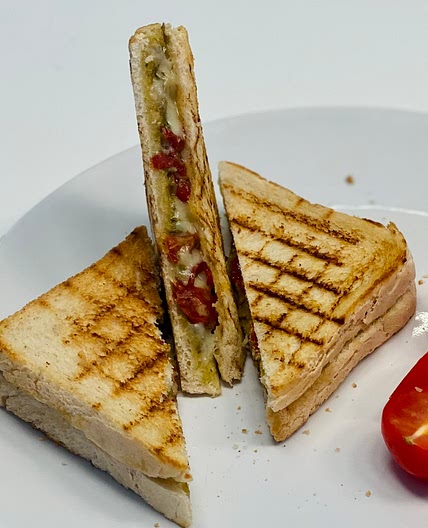 Pesto & Sun-dried Tomatoes Grilled Cheese