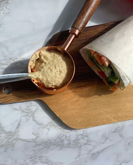 Crunchy hummus wrap 