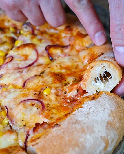 Cheese Stuffed Crust Pizza Recipe