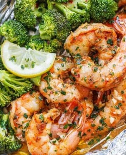 Baked Shrimp and Broccoli Foil Packs with Garlic Lemon