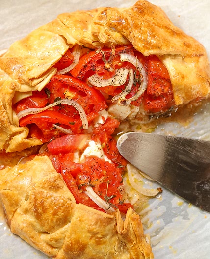 Feta and tomatoes galette 