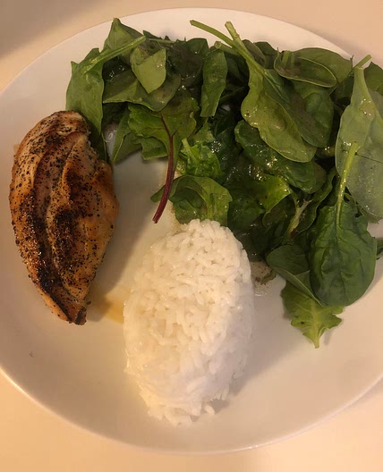 Simple lunch: Chicken, rice and salad