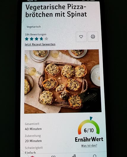Vegetarische Pizzabrötchen mit Spinat