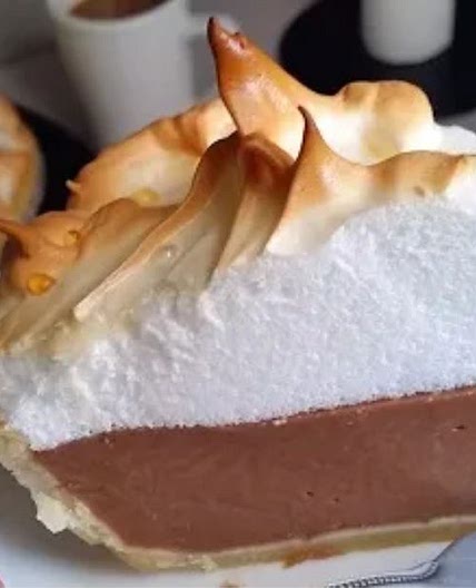 Grandma's Classic Chocolate Pie Recipe