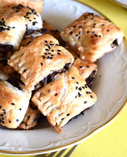 Smördegspajer med svamp- och tofufyllning