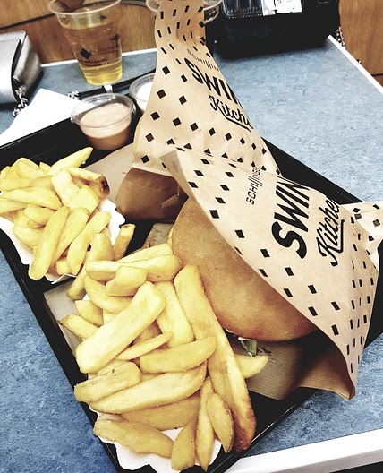 Burger uploaded by VanessaBvic on We Heart It
