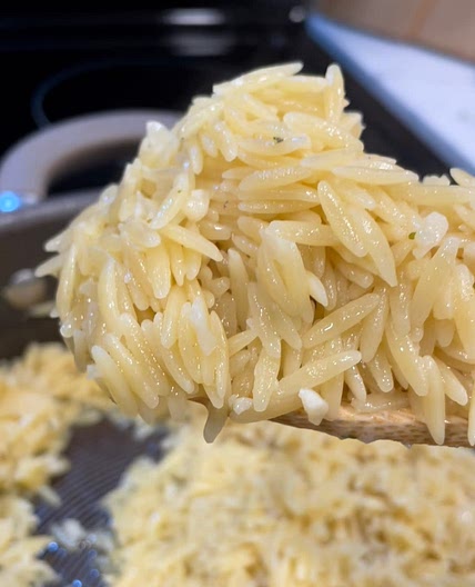 Garlicky Lemon Orzo 