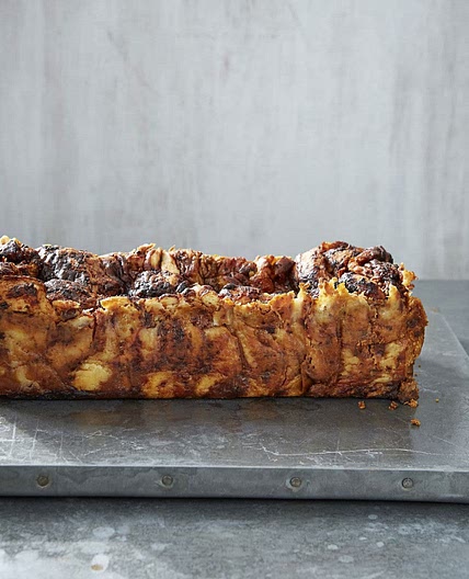 SMOKED CHEESE AND BEETROOT PULL APART BREAD