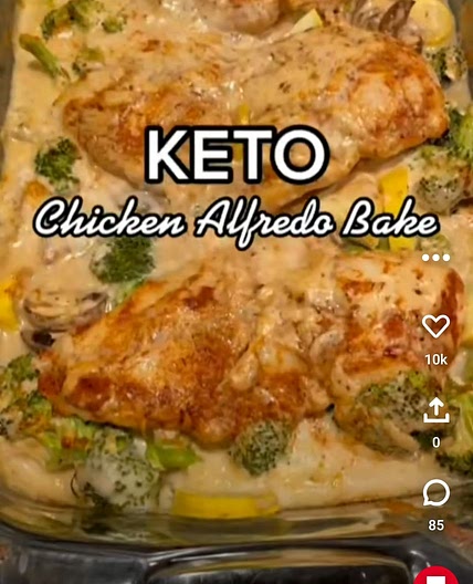 Keto chicken Alfredo bake